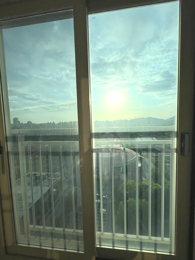 발코니 유리창 비산방지필름 시공 마감